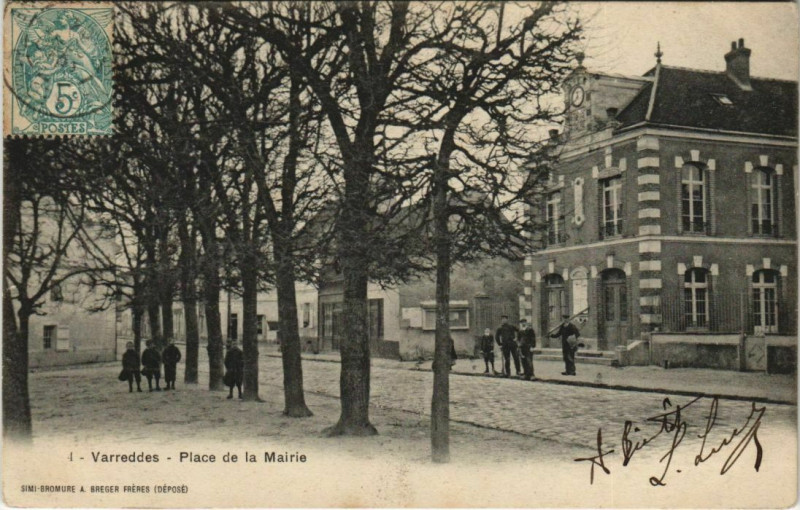 Carte postale ancienne Varreddes Place de la Mairie à Varreddes