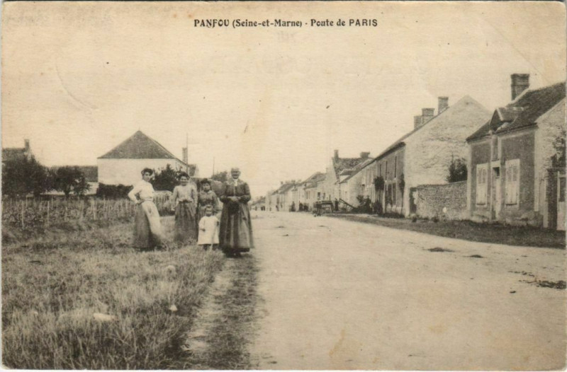 Carte postale ancienne Panfou Route de Paris