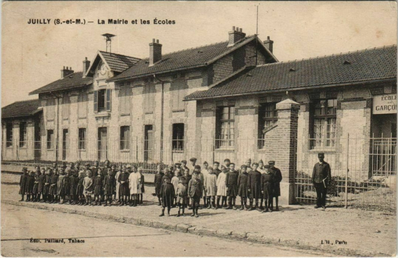 Carte postale ancienne Juilly La Mairie et les Ecoles à Juilly