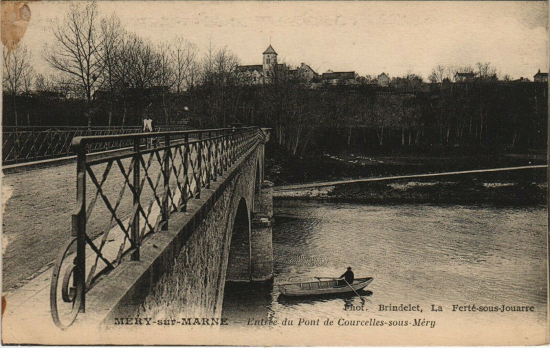 Carte postale ancienne Mery-sur-Marne - Entrée du Pont de Courcelles-sous-Mery à Méry-sur-Marne
