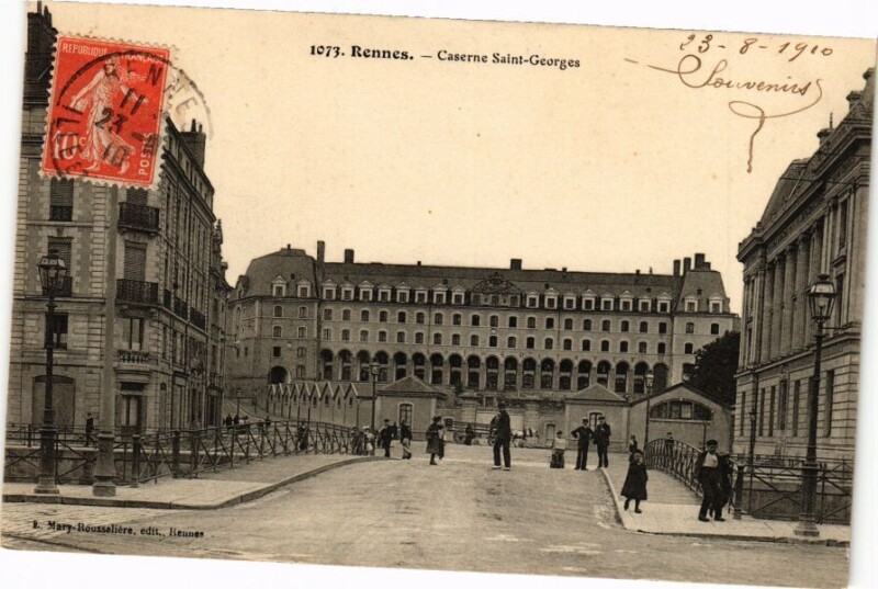 Carte postale ancienne Rennes-Caserne Saint-Georges à Rennes