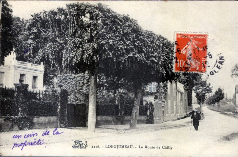 Carte postale ancienne La Route de Chilly à Longjumeau