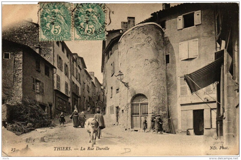 Carte postale ancienne Thiers La Rue Durolle à Thiers