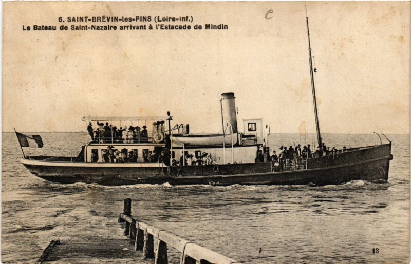 Carte postale ancienne Saint-Brevin-les-Pins - Le Bateau de Saint-Nazaire à Saint-Brevin-les-Pins