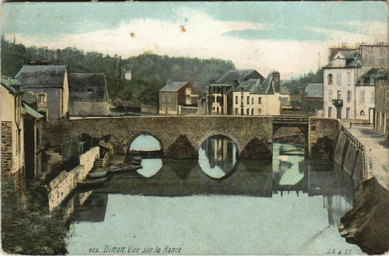 Carte postale ancienne Dinan Vue sur la Rance à Dinan