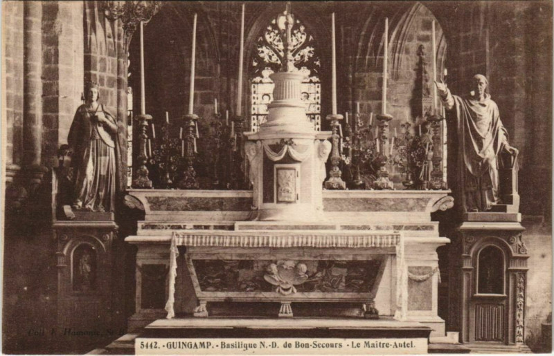 Carte postale ancienne Guingamp Basilique N.-D. De Bon Secours - Le Maitre-Autel à Guingamp