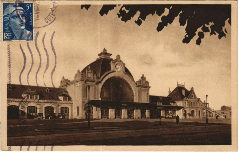 Carte postale ancienne Saint-Brieuc La Gare à Saint-Brieuc