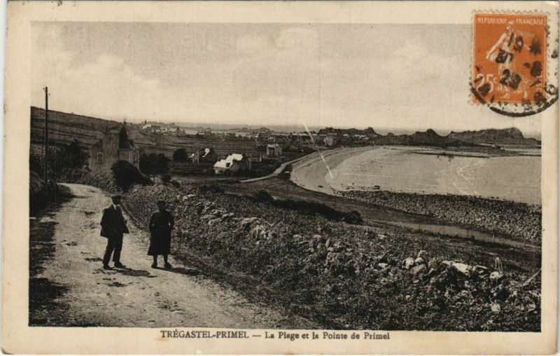 Carte postale ancienne Tregastel Primel - La Plage et la Pointe de Primel