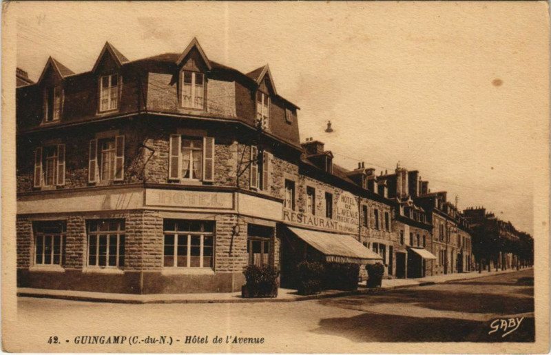 Carte postale ancienne Guingamp Hotel de l'Avenue à Guingamp