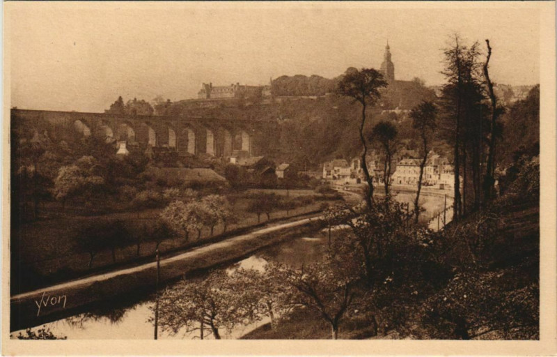 Carte postale ancienne Dinan Vue Generale à Dinan