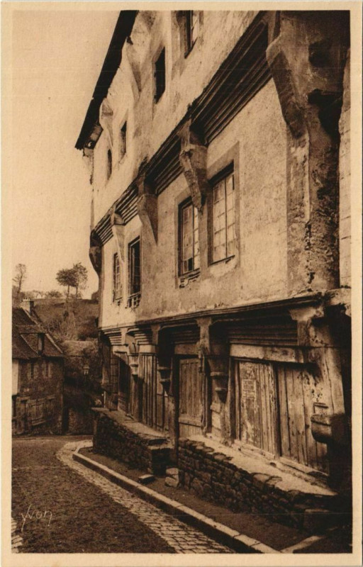 Carte postale ancienne Dinan Ancienne Maison du Commandeur à Dinan