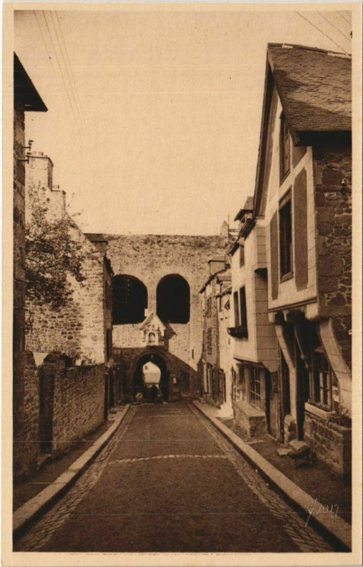 Carte postale ancienne Dinan Rue du Jerzual à Dinan