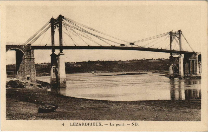 Carte postale ancienne Lezardrieux Le Pont