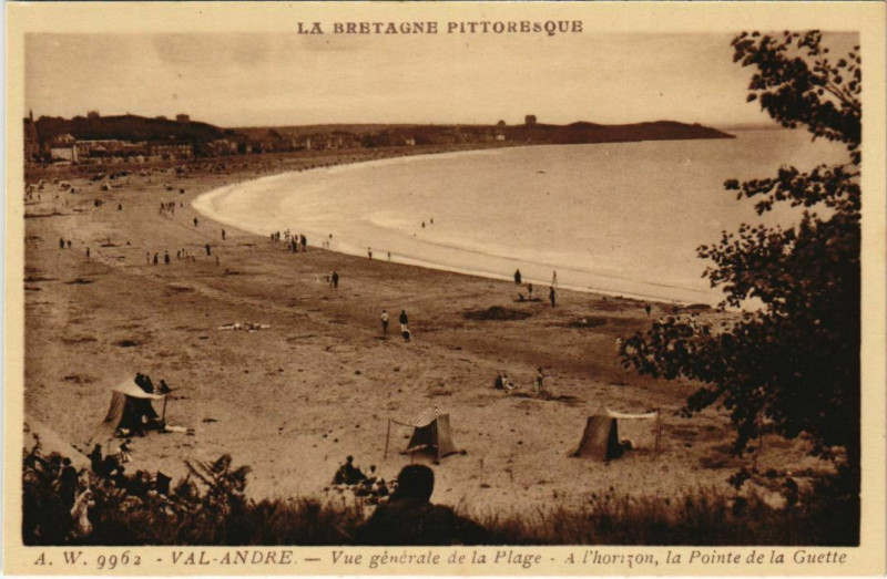 Carte postale ancienne Le Val-Andre Vue Generale de la Plage