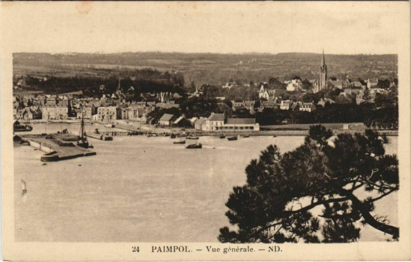 Carte postale ancienne Paimpol Vue Generale à Paimpol