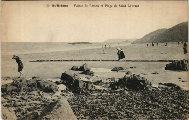 Carte postale ancienne Saint-Brieuc Points de Cesson et Plage de Saint-Laurent à Saint-Brieuc