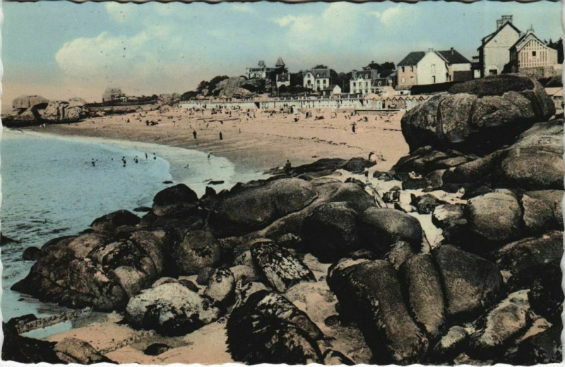 Carte postale ancienne Tregastel Vue Generale de la Plage