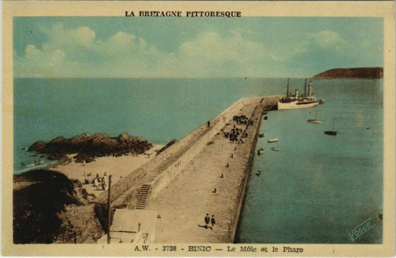 Carte postale ancienne Binic Le Mole et le Phare