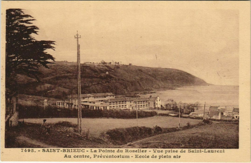 Carte postale ancienne Saint-Brieuc La Pointe du Roselier à Saint-Brieuc