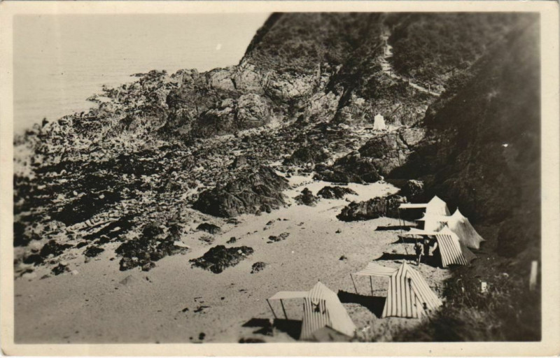 Carte postale ancienne Treveneuc Descente a la Plage de Port-Gorret