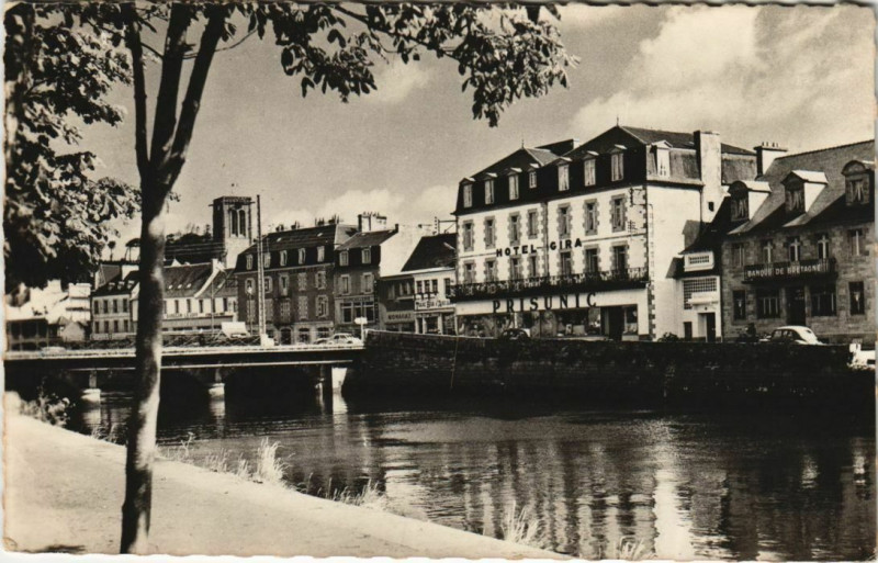 Carte postale ancienne Lannion Les Quais à Lannion