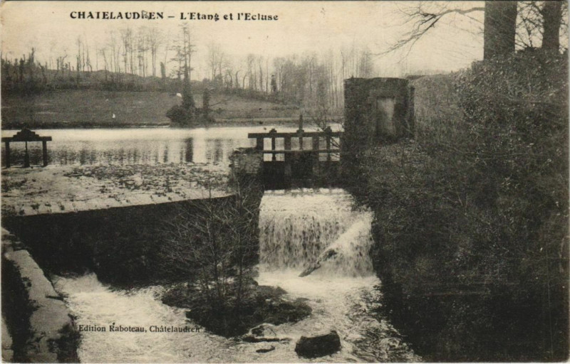 Carte postale ancienne Chatelaudren L'Etang et l'Ecluse