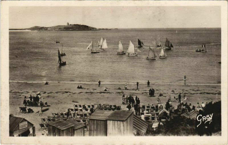 Carte postale ancienne Saint-Jacut-de-la-Mer La Plage du Rougeret à Saint-Jacut-de-la-Mer