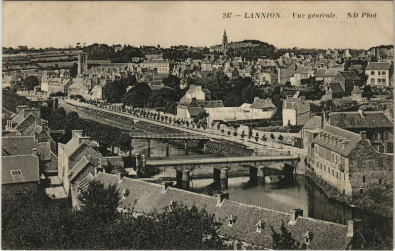 Carte postale ancienne Lannion Vue Generale à Lannion