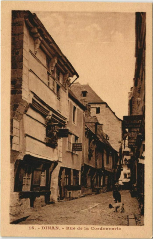 Carte postale ancienne Dinan Rue de la Cordonnerie à Dinan