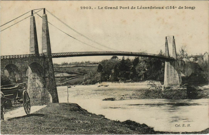Carte postale ancienne Lezardrieux Le Grand Pont