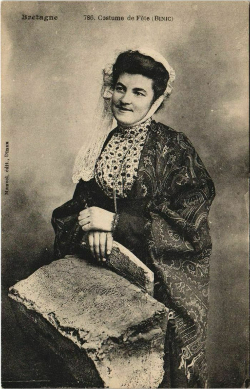 Carte postale ancienne Binic Costume de Fete - Type