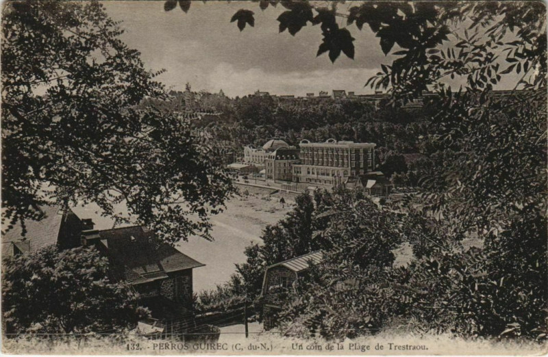Carte postale ancienne Perros-Guirec Un Coin de la Plage vu de Trestraou à Perros-Guirec
