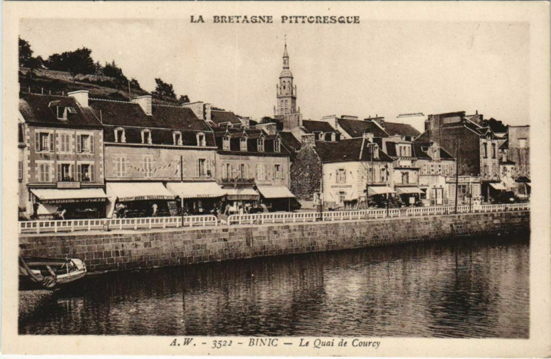 Carte postale ancienne Binic Le Quai de Courcy