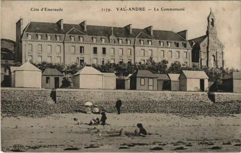 Carte postale ancienne Le Val-Andre La Communaute