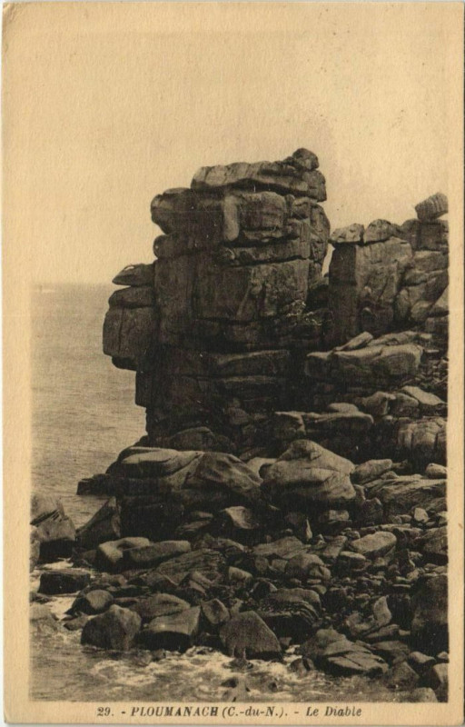 Carte postale ancienne Ploumanac'H Le Diable