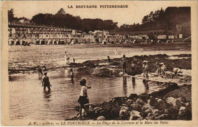 Carte postale ancienne Le Portrieux La Plage de la Comtesse et la Mare des Petits