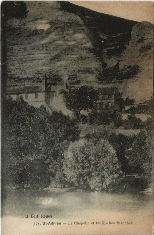 Carte postale ancienne Saint-Adrien La Chapelle et les Roches Blanches à Saint-Adrien
