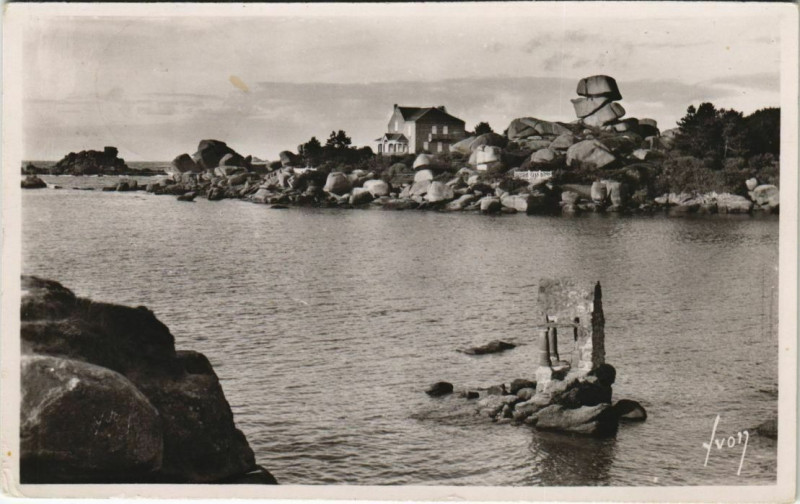 Carte postale ancienne Ploumanac'H La Petite Baie Interieure