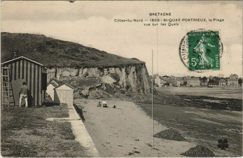 Carte postale ancienne Saint-Quay-Portrieux La Plage - Vue sur les Quais à Saint-Quay-Portrieux