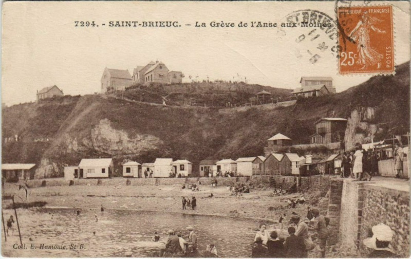 Carte postale ancienne Saint-Brieuc La Greve de l'Anse aux Moines à Saint-Brieuc