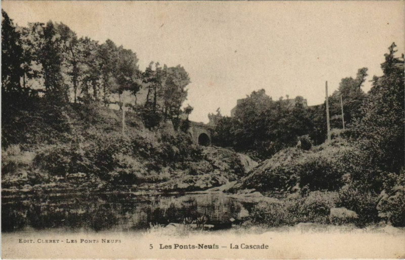 Carte postale ancienne Les Ponts-Neufs La Cascade