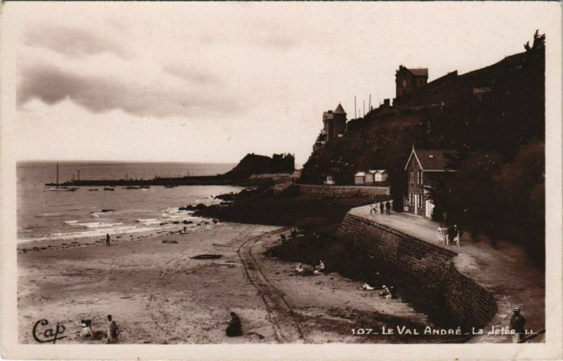 Carte postale ancienne Le Val-Andre La Jetee