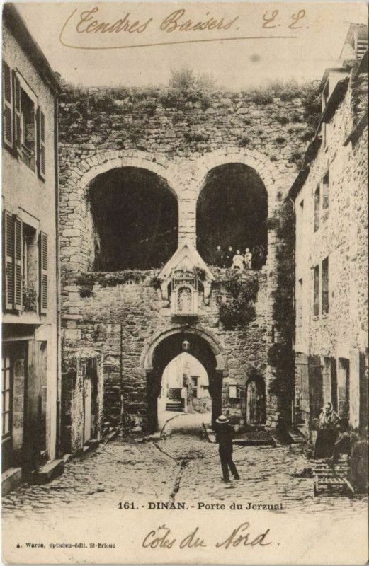 Carte postale ancienne Dinan Porte du Jerzual à Dinan