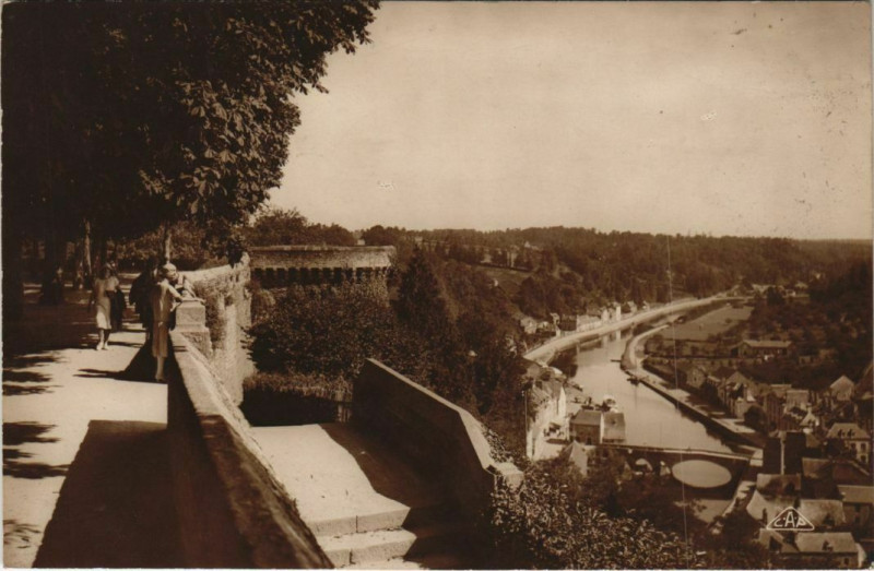 Carte postale ancienne Dinan La Tour Sainte-Catherine et la Rance à Dinan