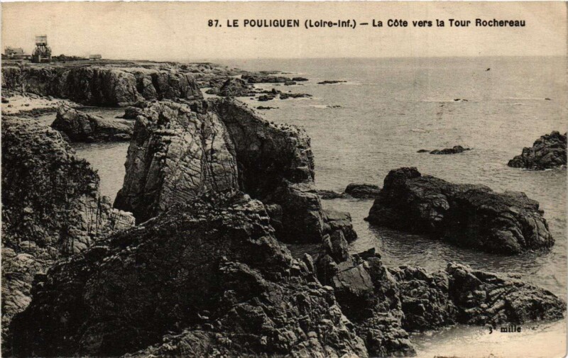Carte postale ancienne Le Pouliguen - La Cote vers la Tour Rochereau au Pouliguen