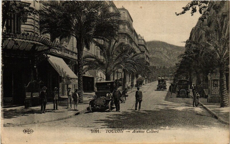 Carte postale ancienne Toulon Avenue Colbert à Toulon
