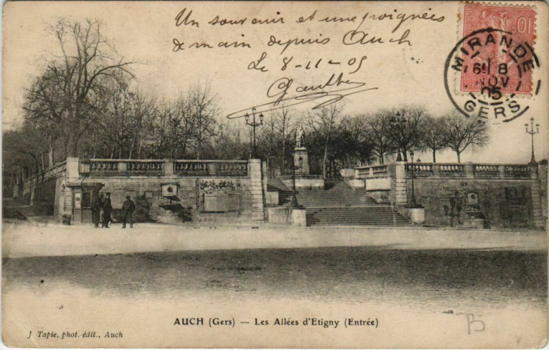 Carte postale ancienne Auch Les Allees d'Etigny - Entree à Auch
