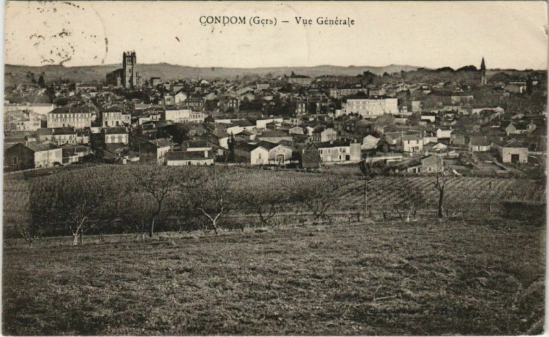 Carte postale ancienne Condom Vue Generale à Condom