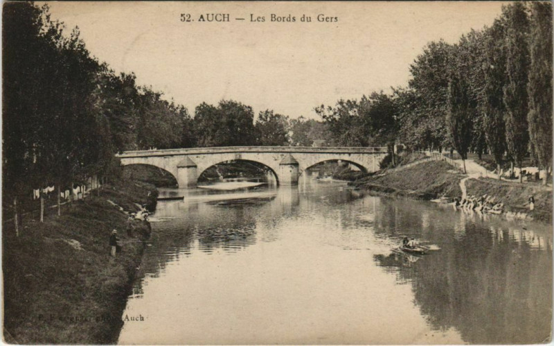 Carte postale ancienne Auch Les Bords du Gers à Auch