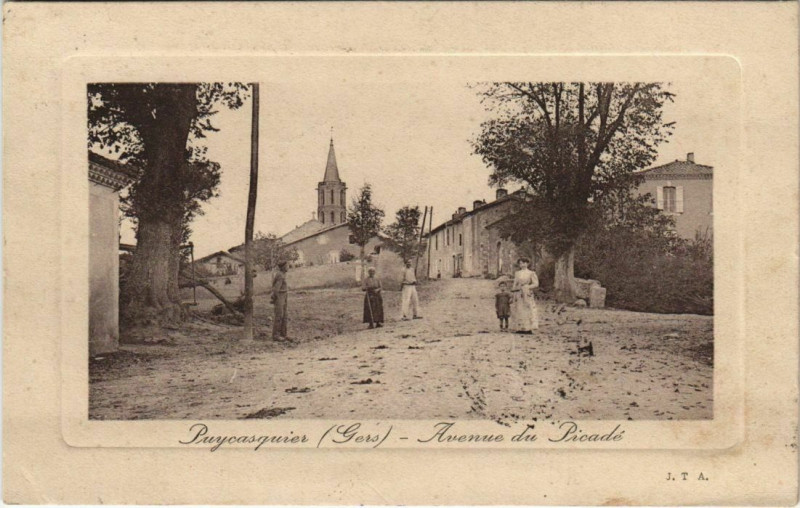 Carte postale ancienne Puycasquier Avenue du Picade à Puycasquier